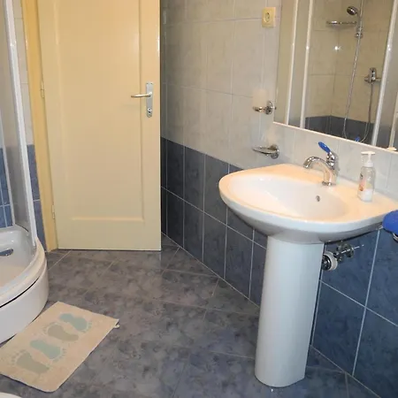 Ferienwohnung Fur 4 Personen Ca 40 Qm In Crikvenica, Kvarner Bucht Und Umgebung - B51839 *